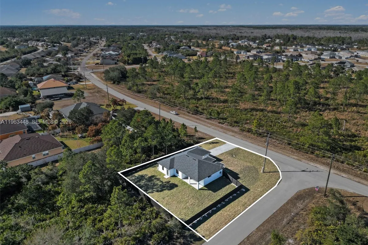 369 Woodburn, Lehigh Acres FL 33972