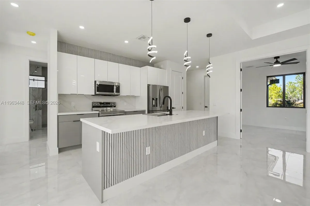 369 Woodburn, Lehigh Acres FL 33972