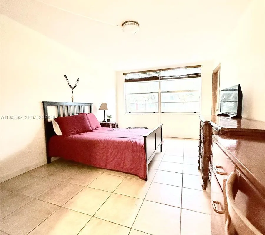 1501 NE 191st St # C114, Miami FL 33179