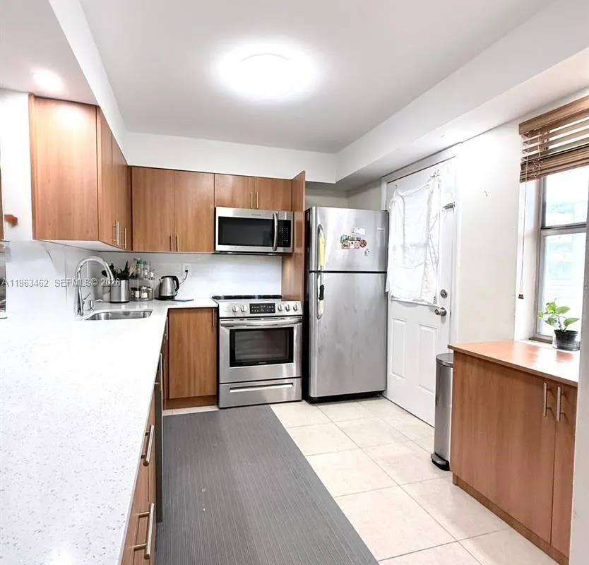 1501 NE 191st St # C114, Miami FL 33179