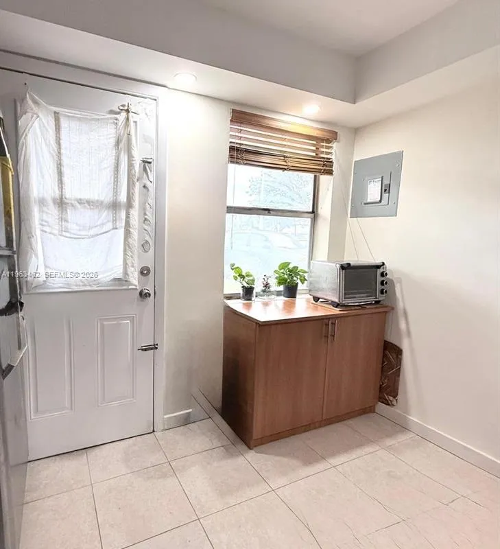 1501 NE 191st St # C114, Miami FL 33179