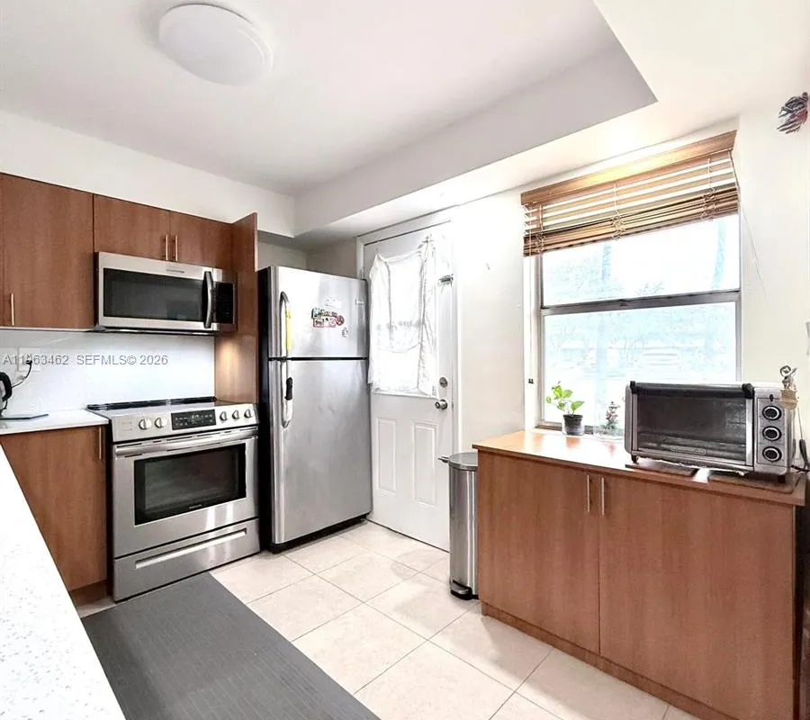 1501 NE 191st St # C114, Miami FL 33179