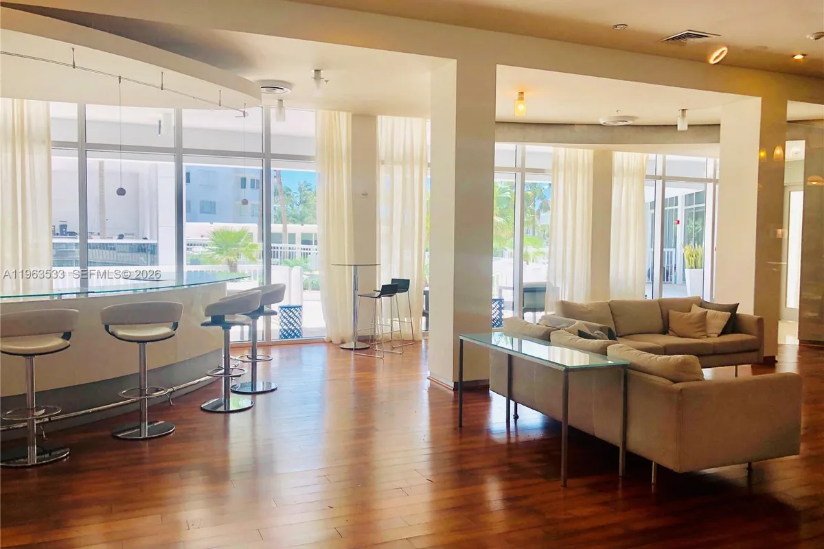 10275 Collins Ave # 427, Bal Harbour FL 33154