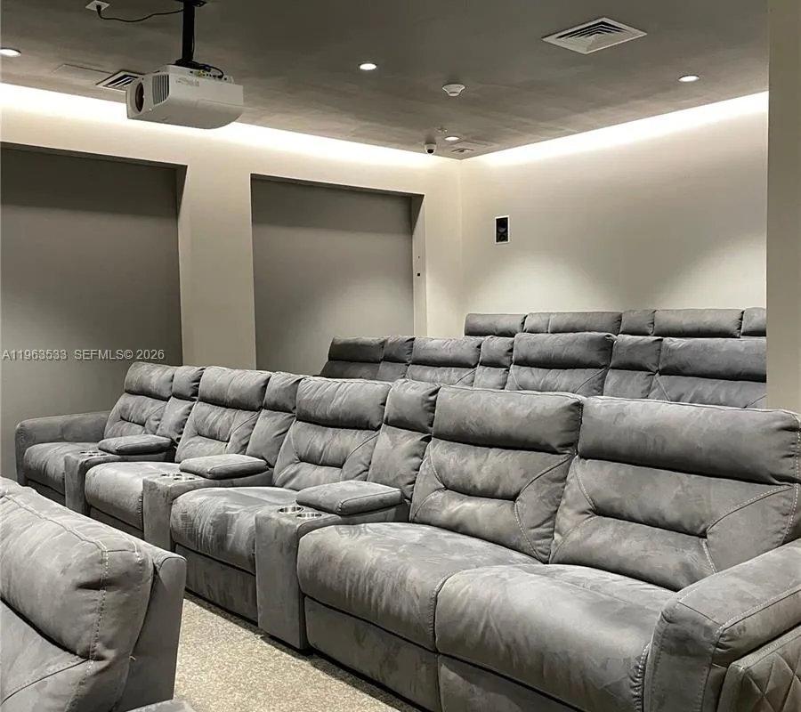 10275 Collins Ave # 427, Bal Harbour FL 33154