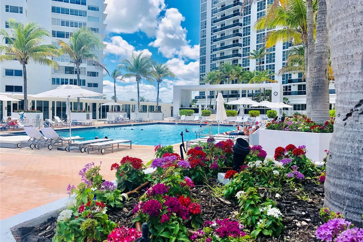 10275 Collins Ave # 427, Bal Harbour FL 33154