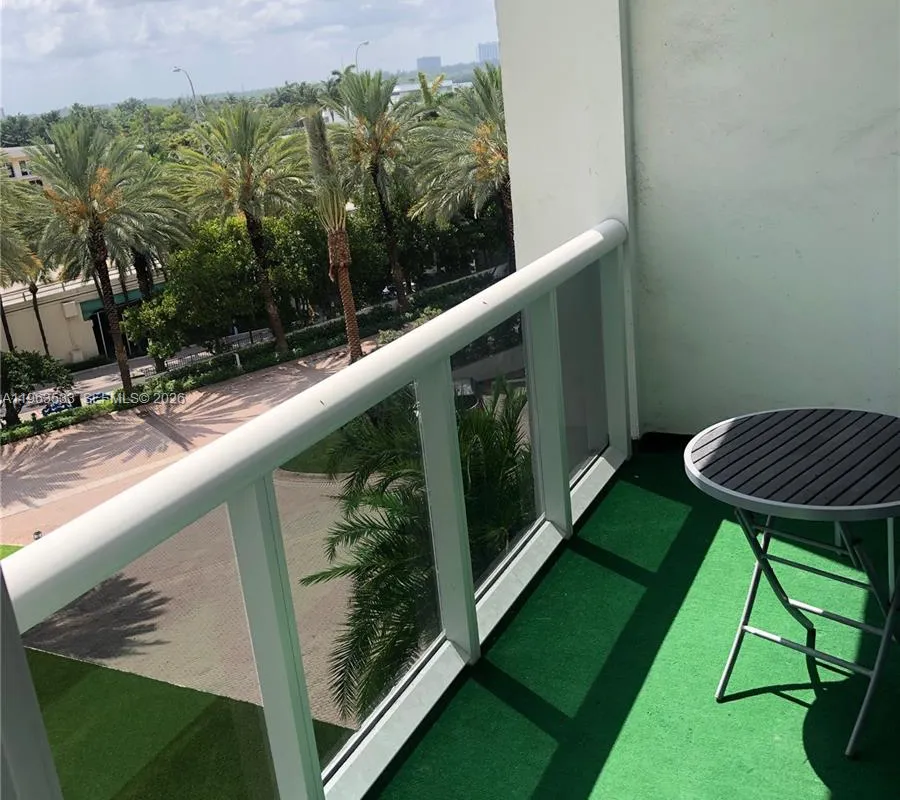 10275 Collins Ave # 427, Bal Harbour FL 33154