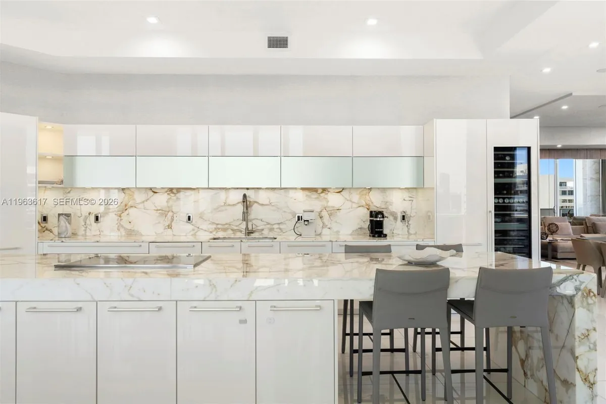 4100 Island Blvd # 1, Aventura FL 33160