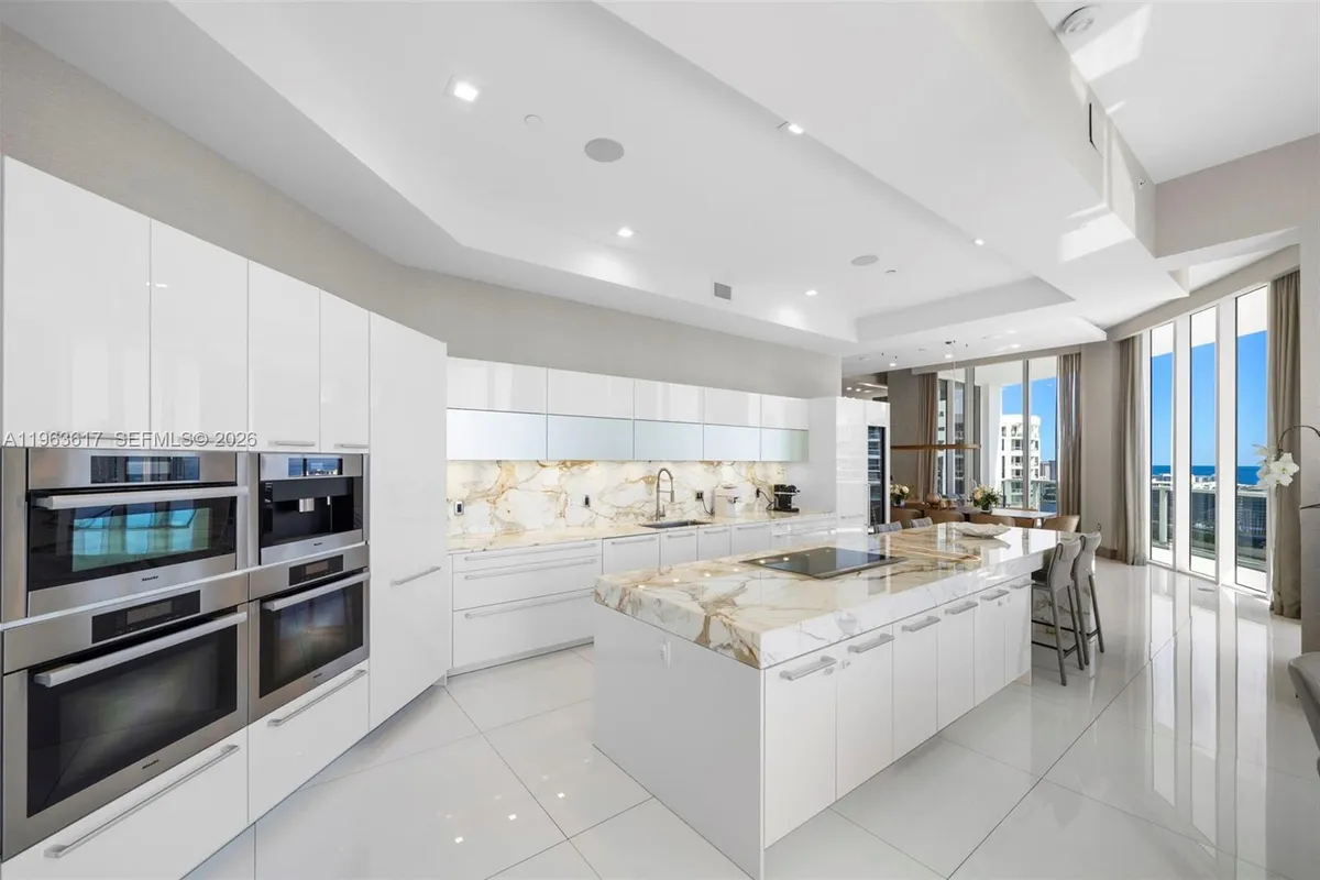 4100 Island Blvd # 1, Aventura FL 33160