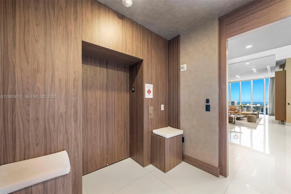 4100 Island Blvd # 1, Aventura FL 33160