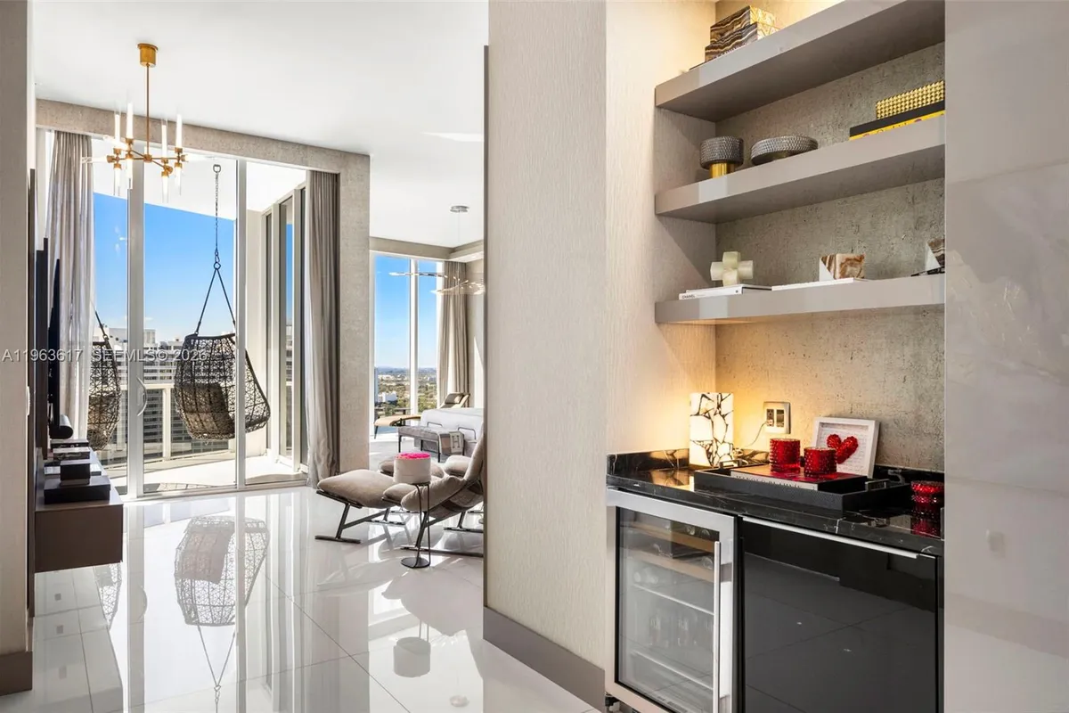 4100 Island Blvd # 1, Aventura FL 33160