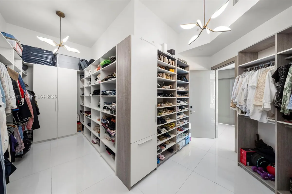 4100 Island Blvd # 1, Aventura FL 33160