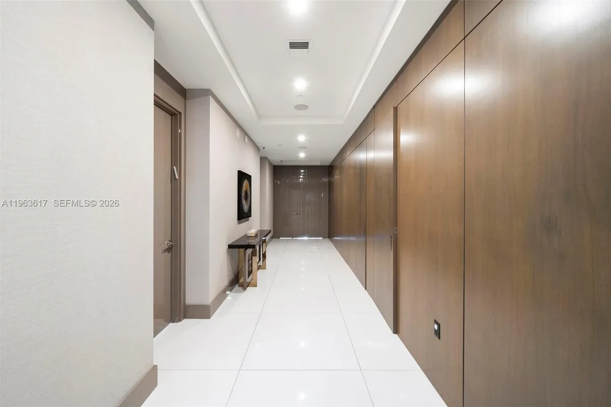 4100 Island Blvd # 1, Aventura FL 33160