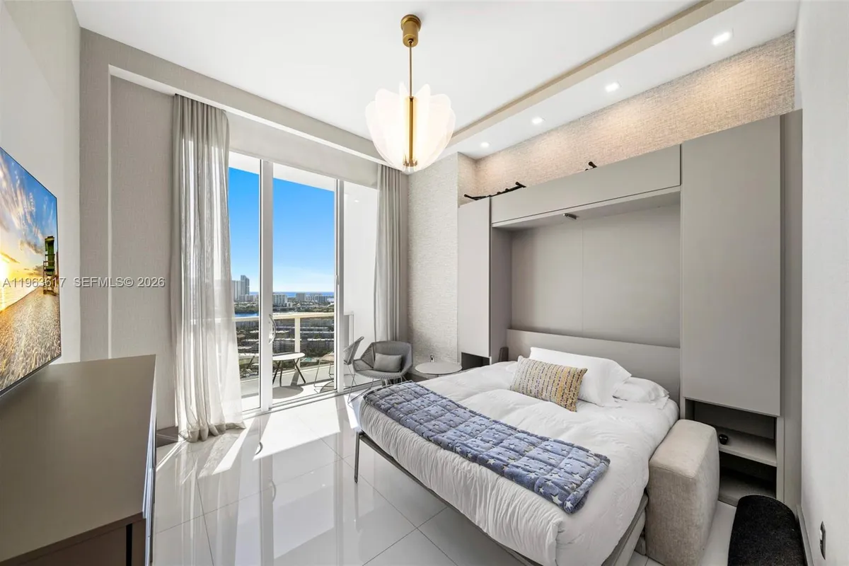 4100 Island Blvd # 1, Aventura FL 33160