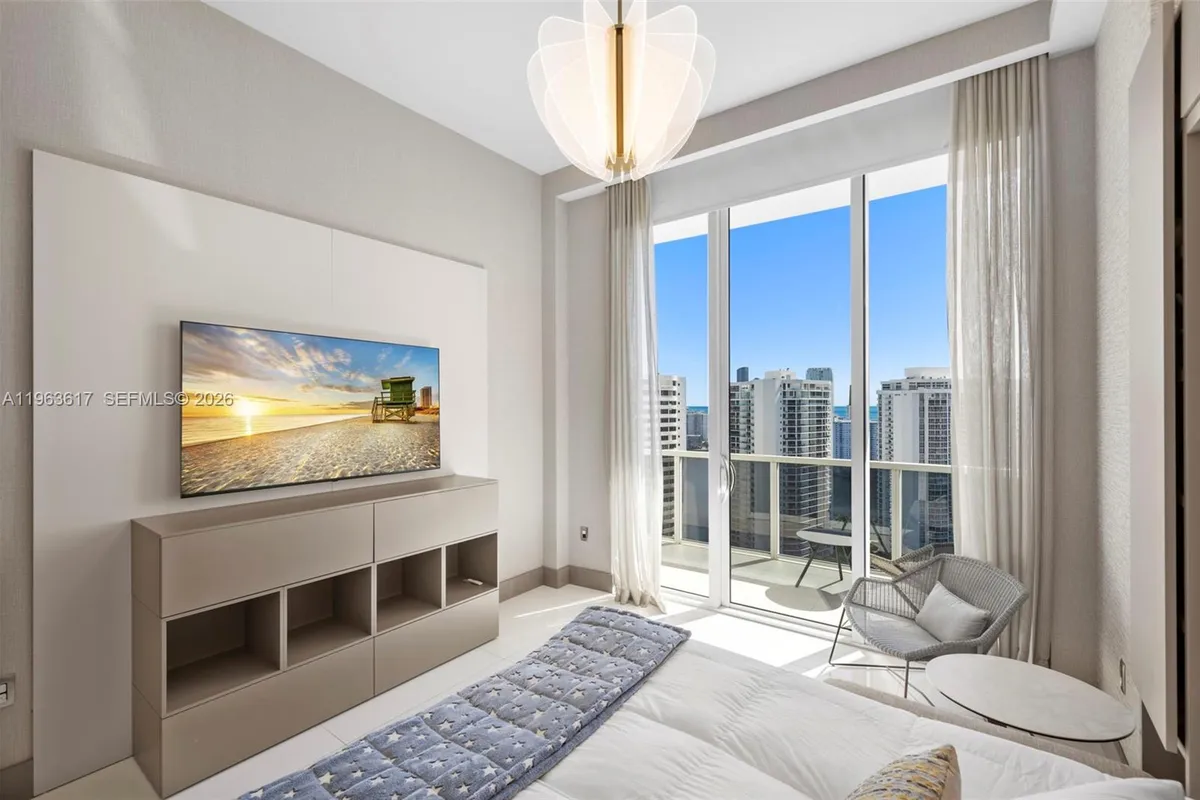 4100 Island Blvd # 1, Aventura FL 33160