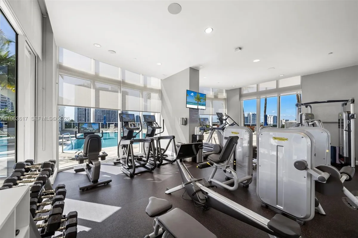 4100 Island Blvd # 1, Aventura FL 33160