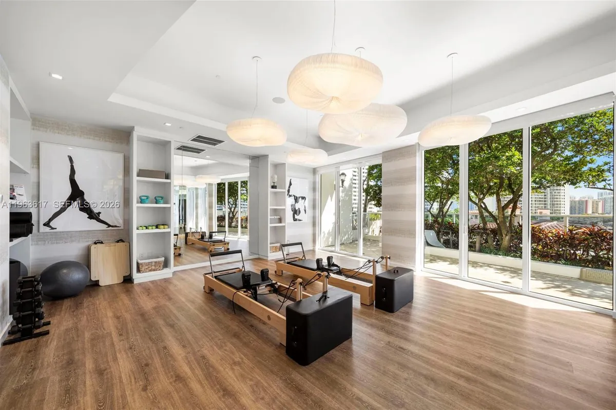 4100 Island Blvd # 1, Aventura FL 33160