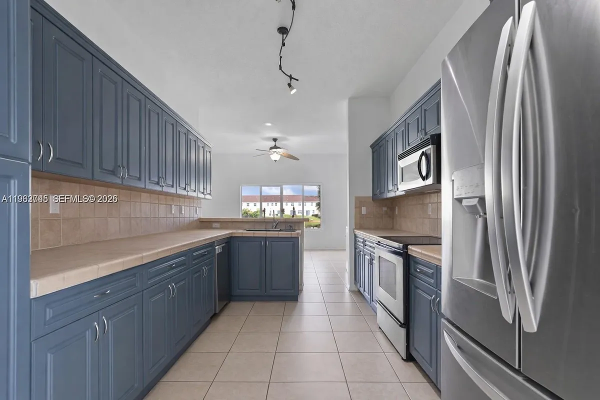 2467 SE 19th St, Homestead FL 33035