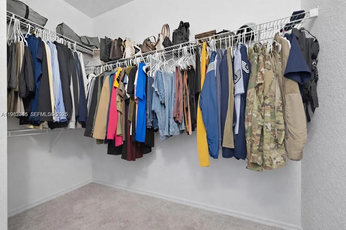 2467 SE 19th St, Homestead FL 33035