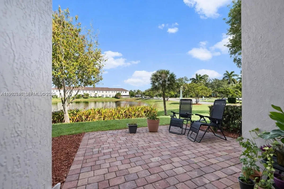 2467 SE 19th St, Homestead FL 33035