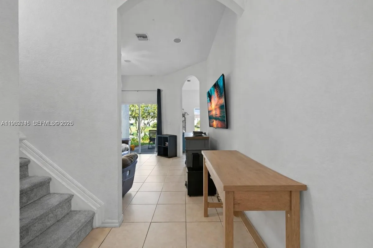 2467 SE 19th St, Homestead FL 33035