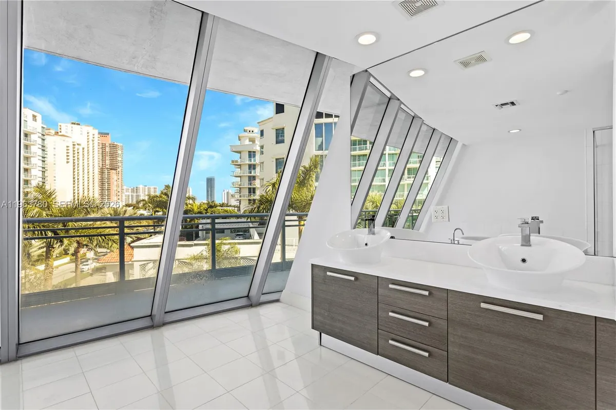 2950 NE 188th St # 349, Aventura FL 33180