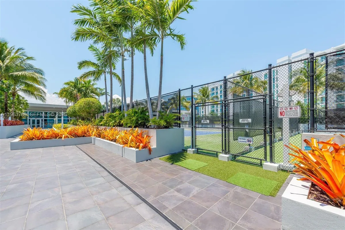 2950 NE 188th St # 349, Aventura FL 33180