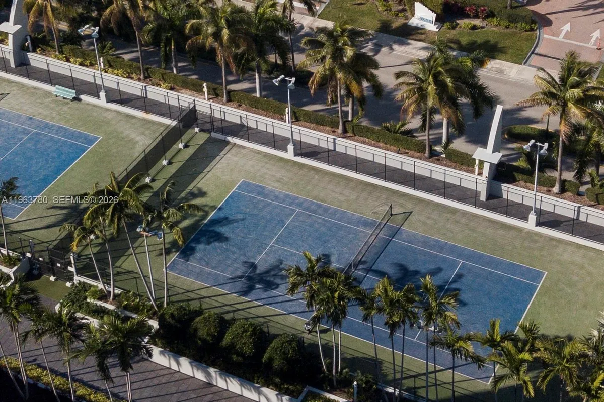 2950 NE 188th St # 349, Aventura FL 33180