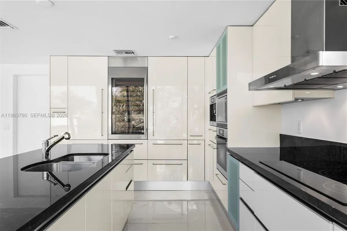 2950 NE 188th St # 349, Aventura FL 33180