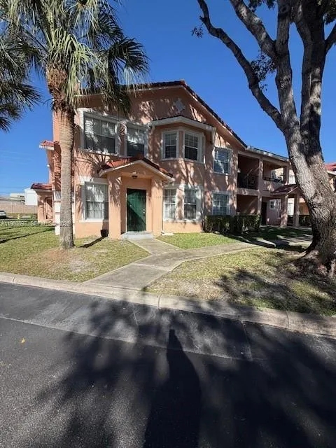 3 bedroom 2 bath for sale at 1608 Belmont Ln # 1608, North Lauderdale FL 33068