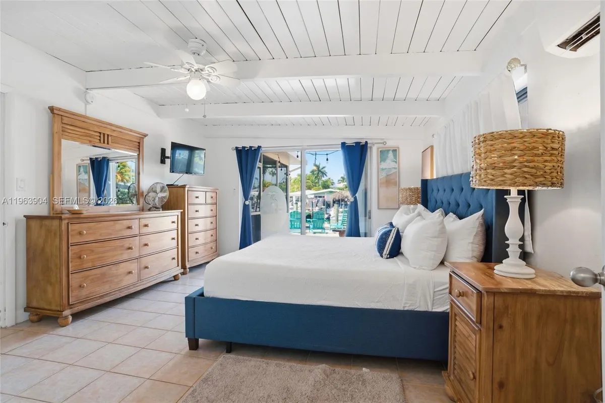 151 10th St, Marathon FL 33051