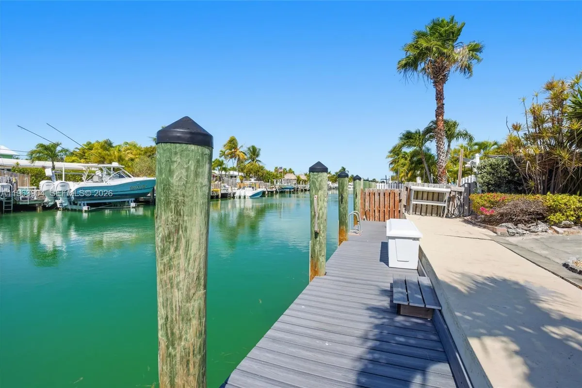 151 10th St, Marathon FL 33051