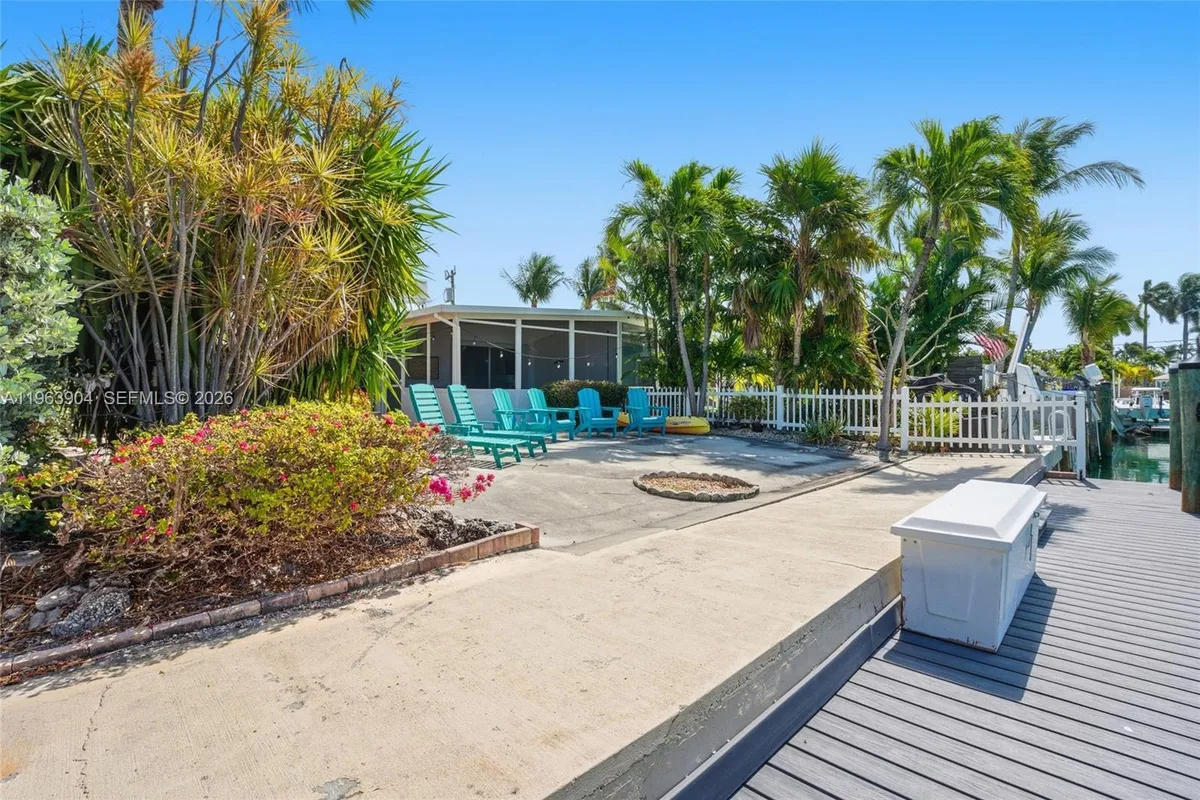 151 10th St, Marathon FL 33051