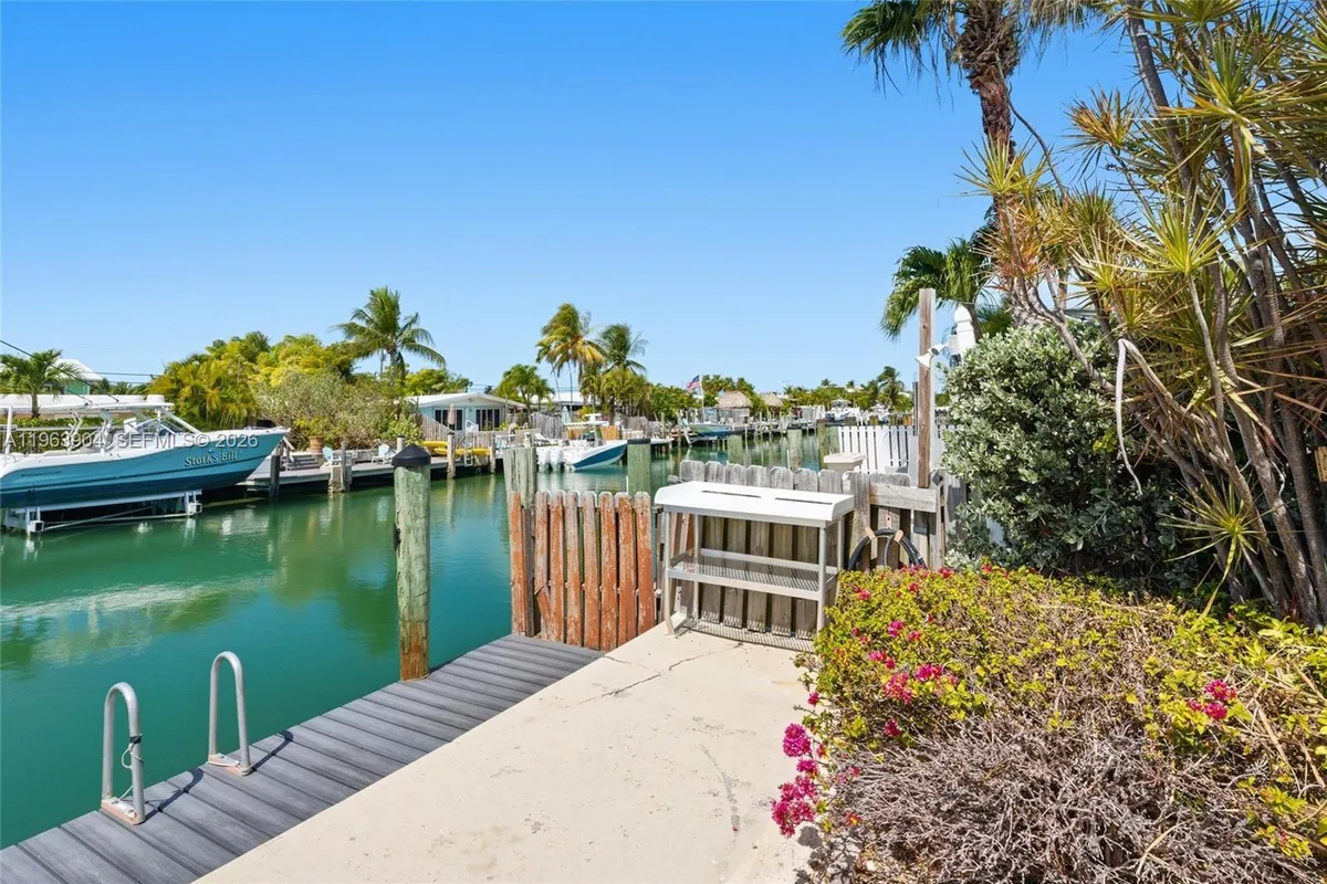 151 10th St, Marathon FL 33051