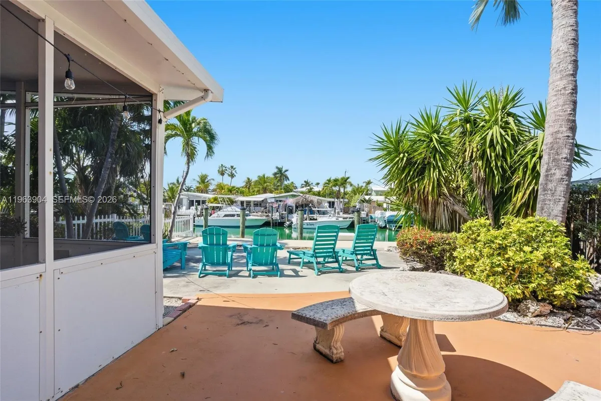 151 10th St, Marathon FL 33051