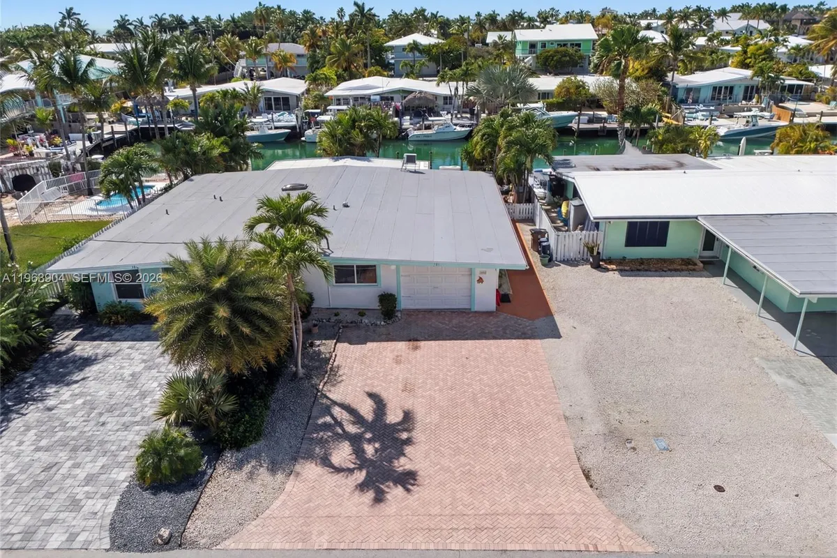 151 10th St, Marathon FL 33051