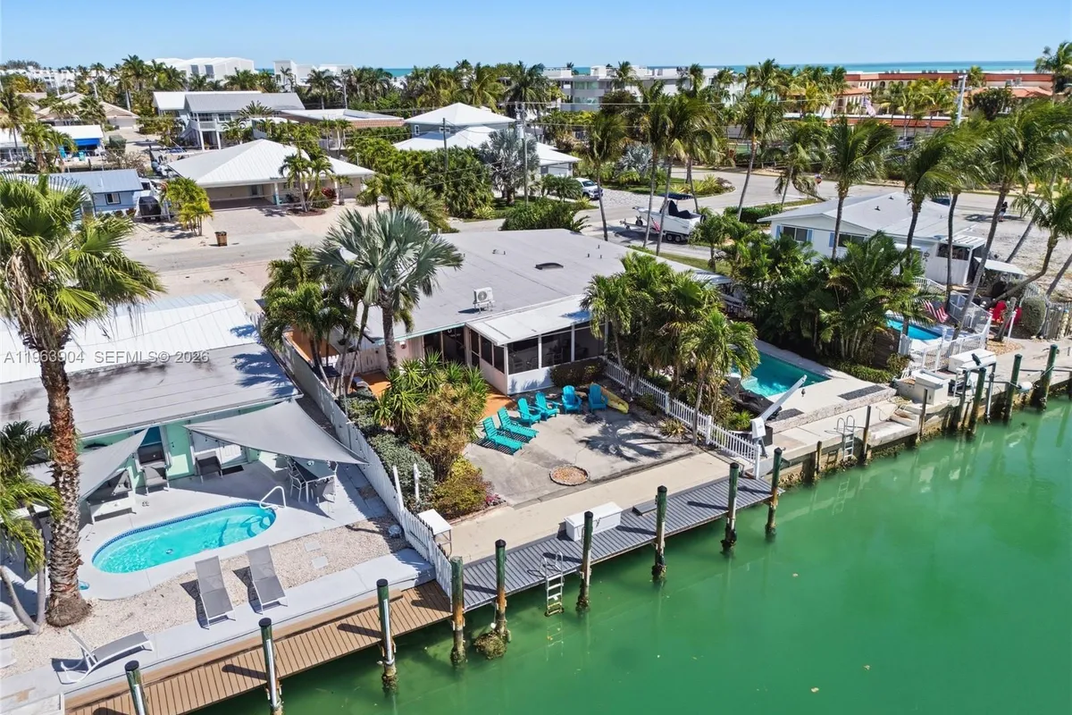 151 10th St, Marathon FL 33051