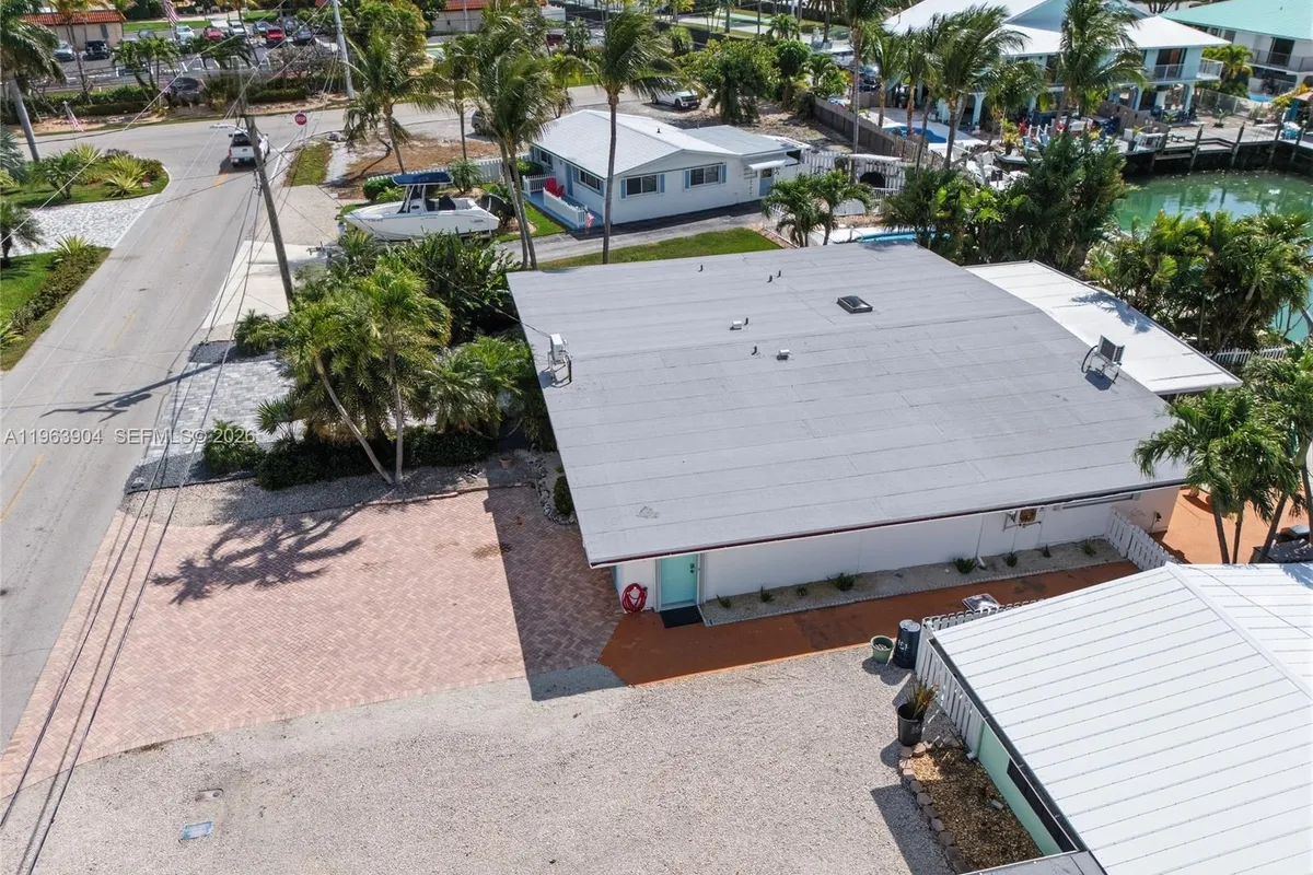 151 10th St, Marathon FL 33051