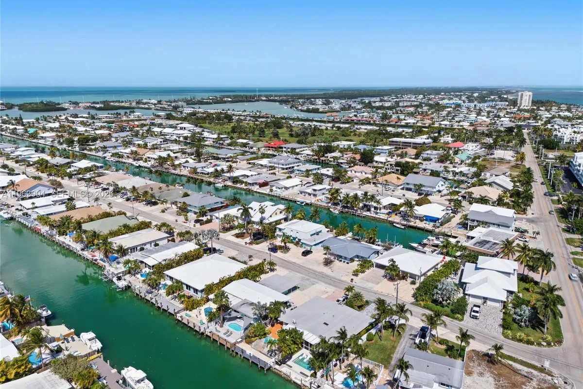 151 10th St, Marathon FL 33051