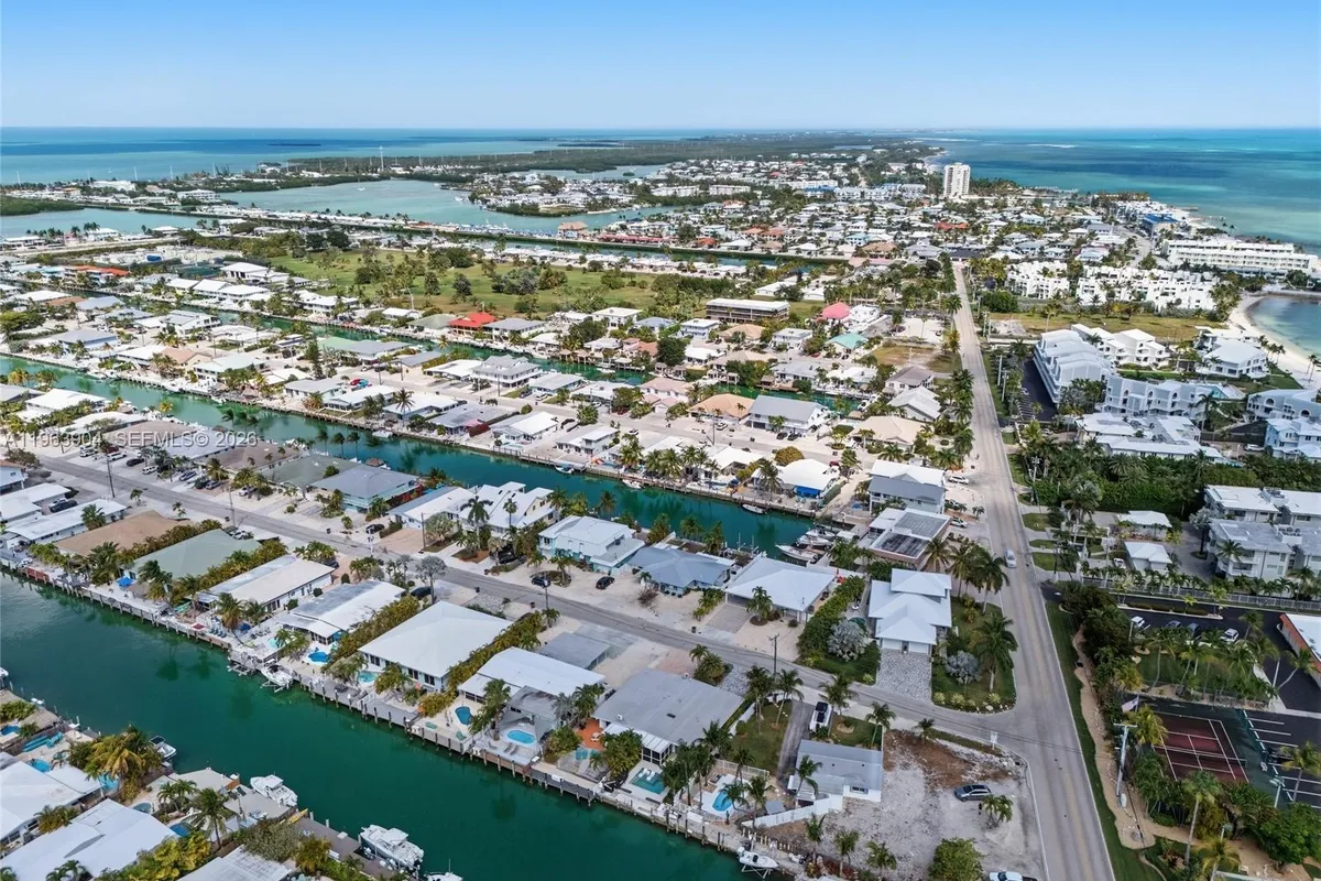 151 10th St, Marathon FL 33051