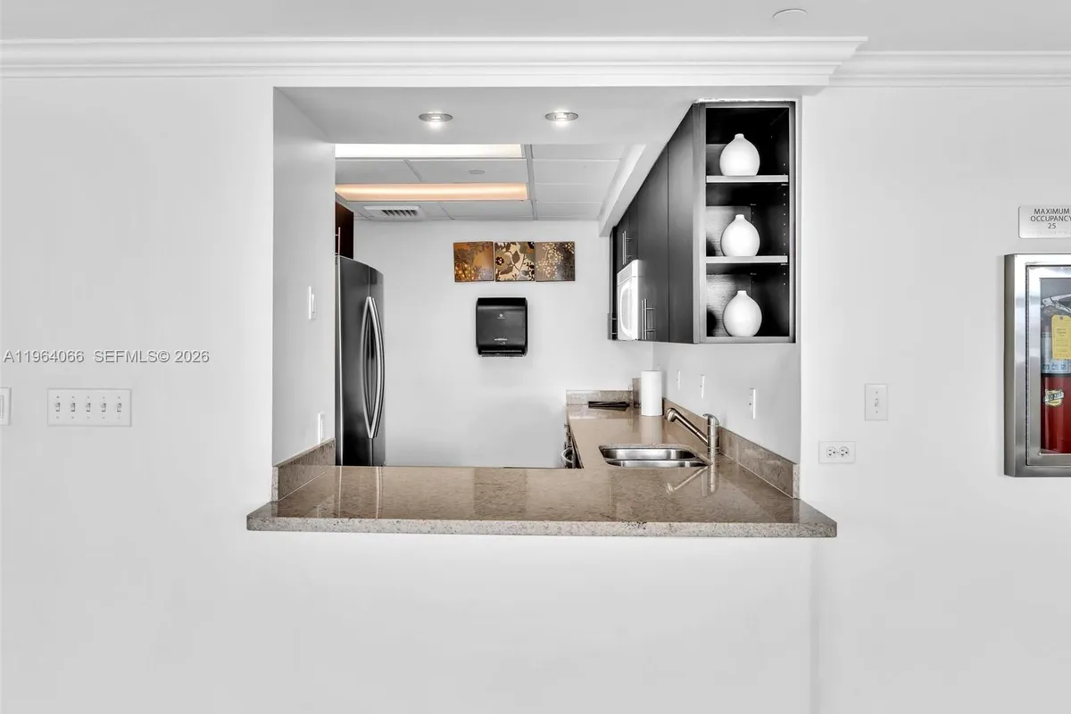 650 West Ave # 1605, Miami Beach FL 33139