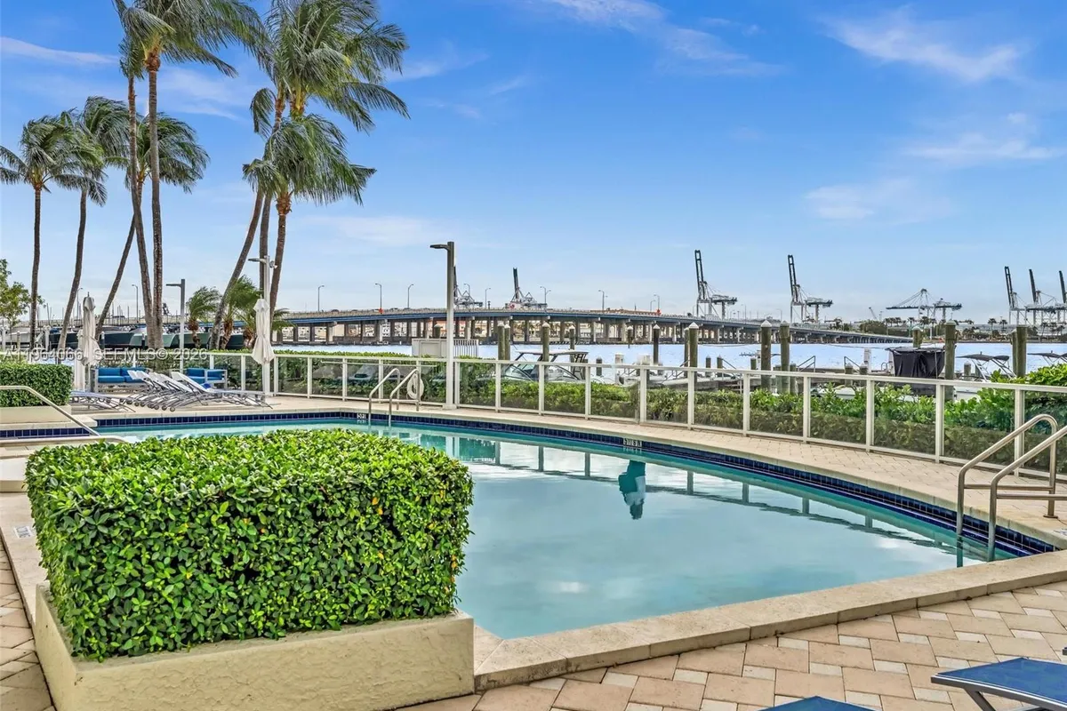 650 West Ave # 1605, Miami Beach FL 33139