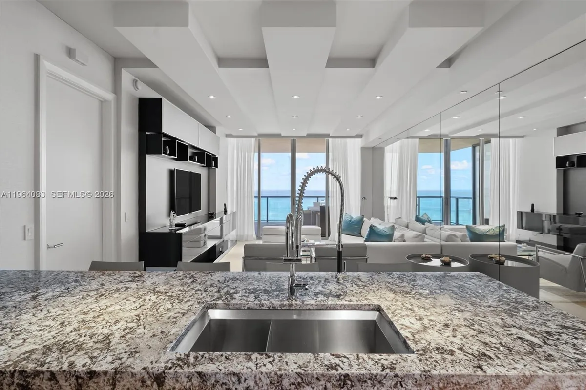 9703 Collins Ave # 2515, Bal Harbour FL 33154