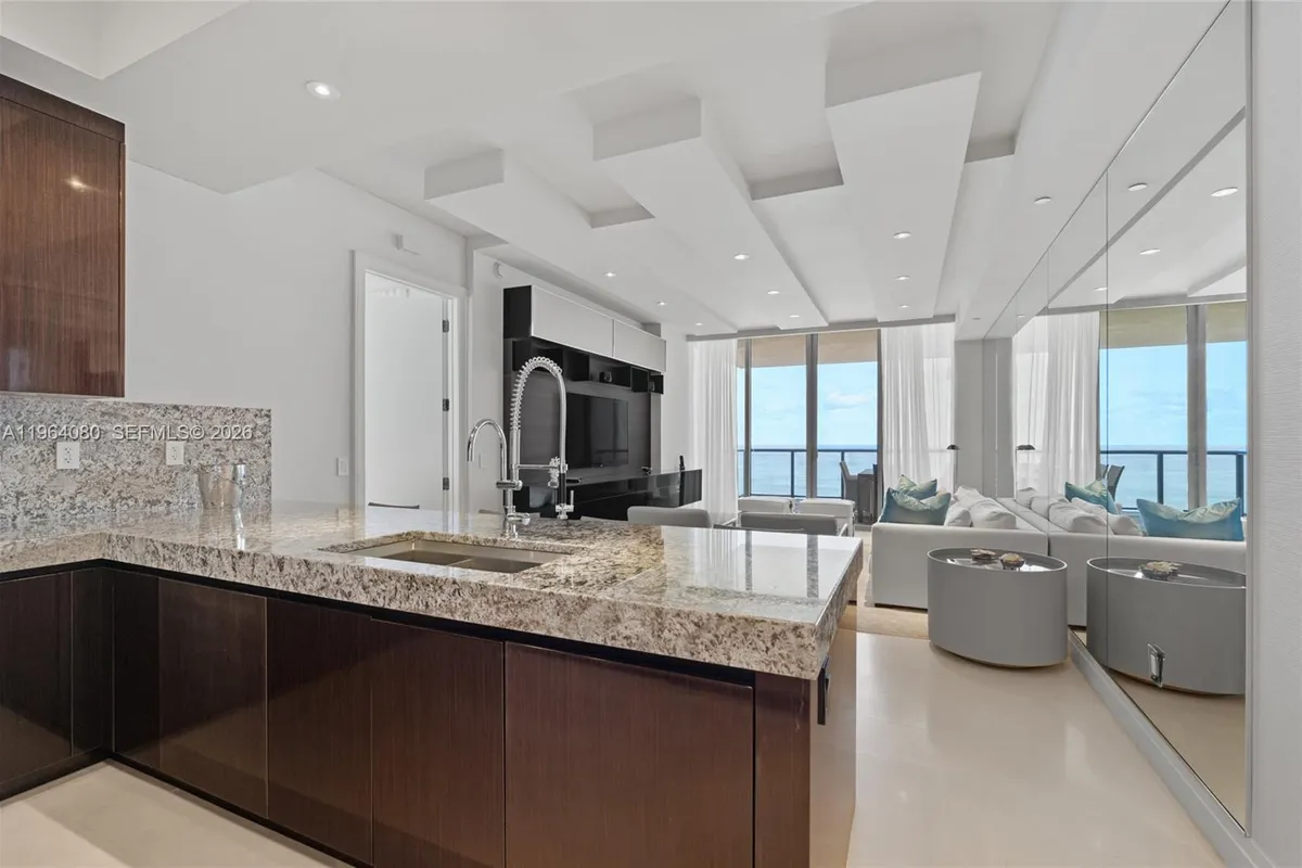 9703 Collins Ave # 2515, Bal Harbour FL 33154
