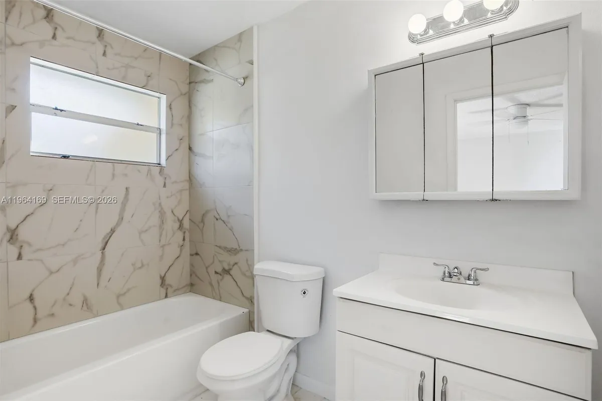 16244 E Grand National Dr, Loxahatchee FL 33470