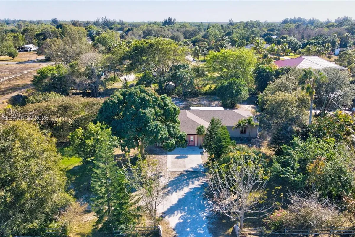 16244 E Grand National Dr, Loxahatchee FL 33470