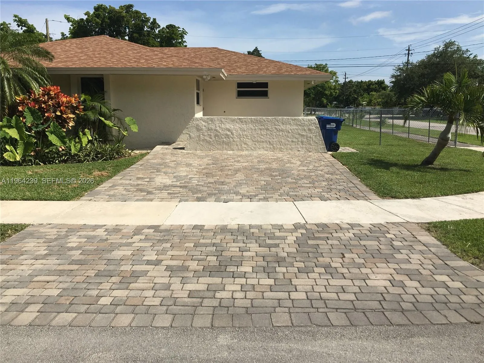 5782 SW 61st St # 5782, Miami FL 33143