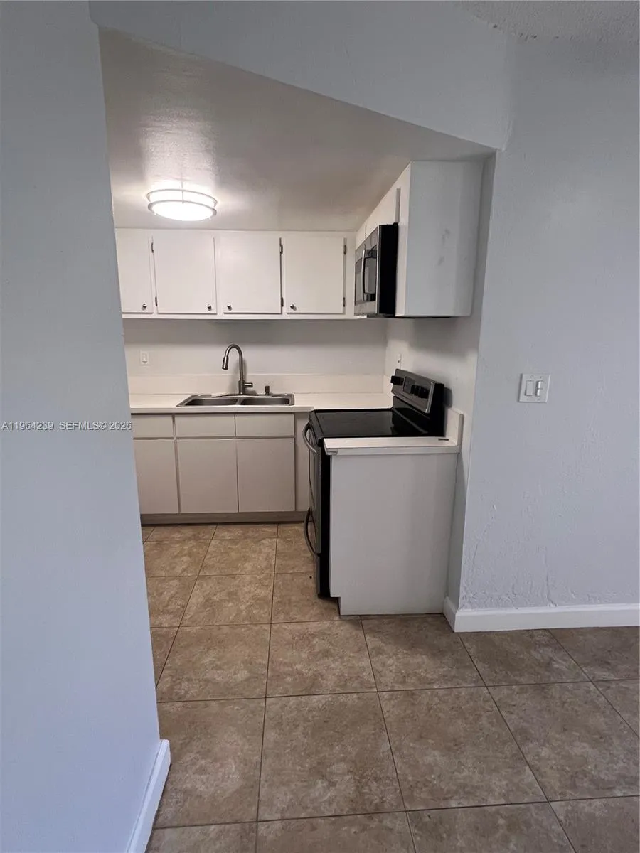 5782 SW 61st St # 5782, Miami FL 33143