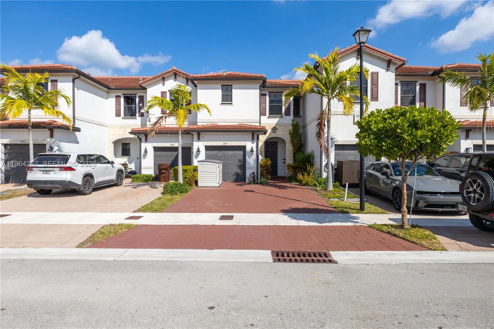 3419 W 105th Pl, Hialeah FL 33018