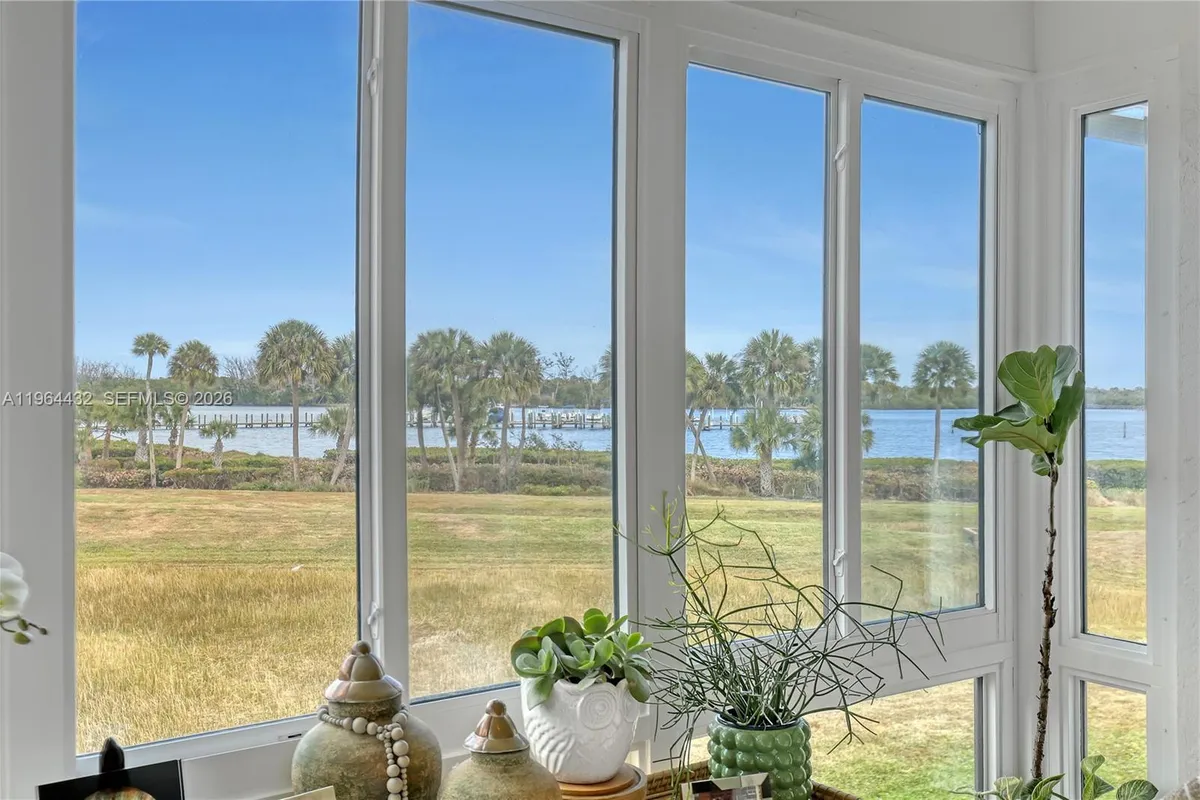 6062 SE Landing Way # 10, Stuart FL 34997