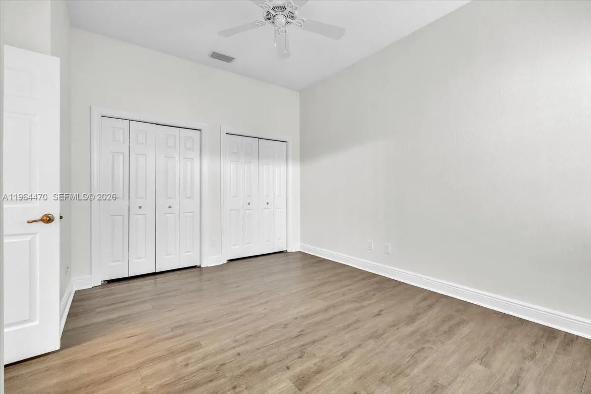 837 Vistana Circle, Naples FL 34119